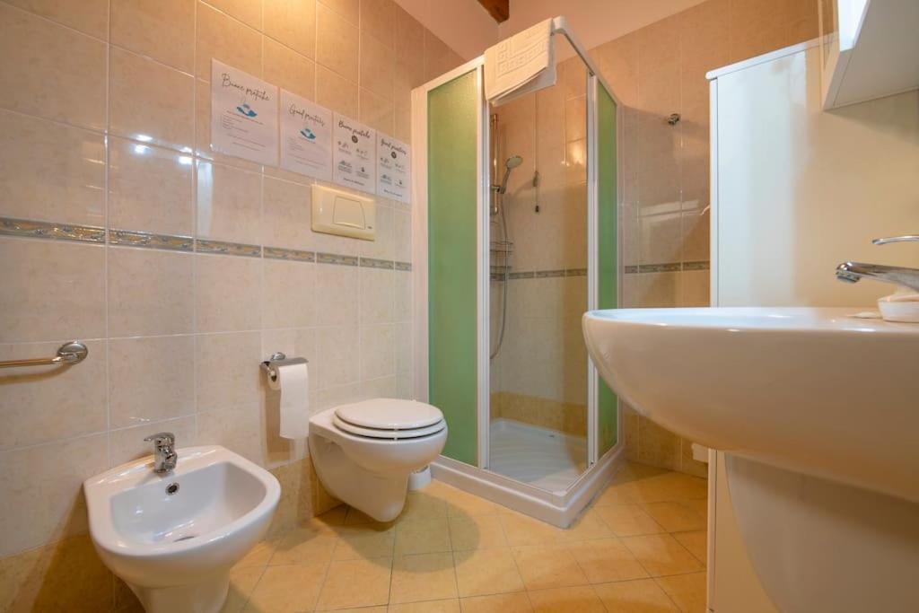 5 Min From Gardaland, With Free Pool Peschiera del Garda