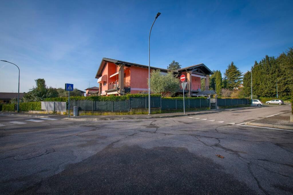 5 Min From Gardaland, With Free Pool Apartment