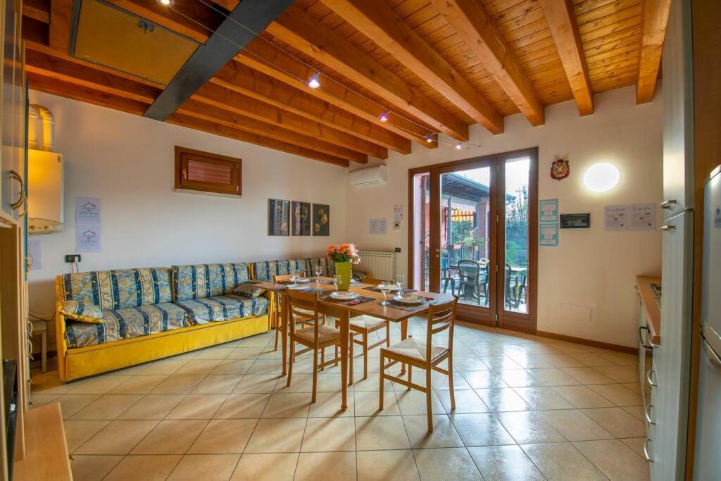 5 Min From Gardaland, With Free Pool Apartment